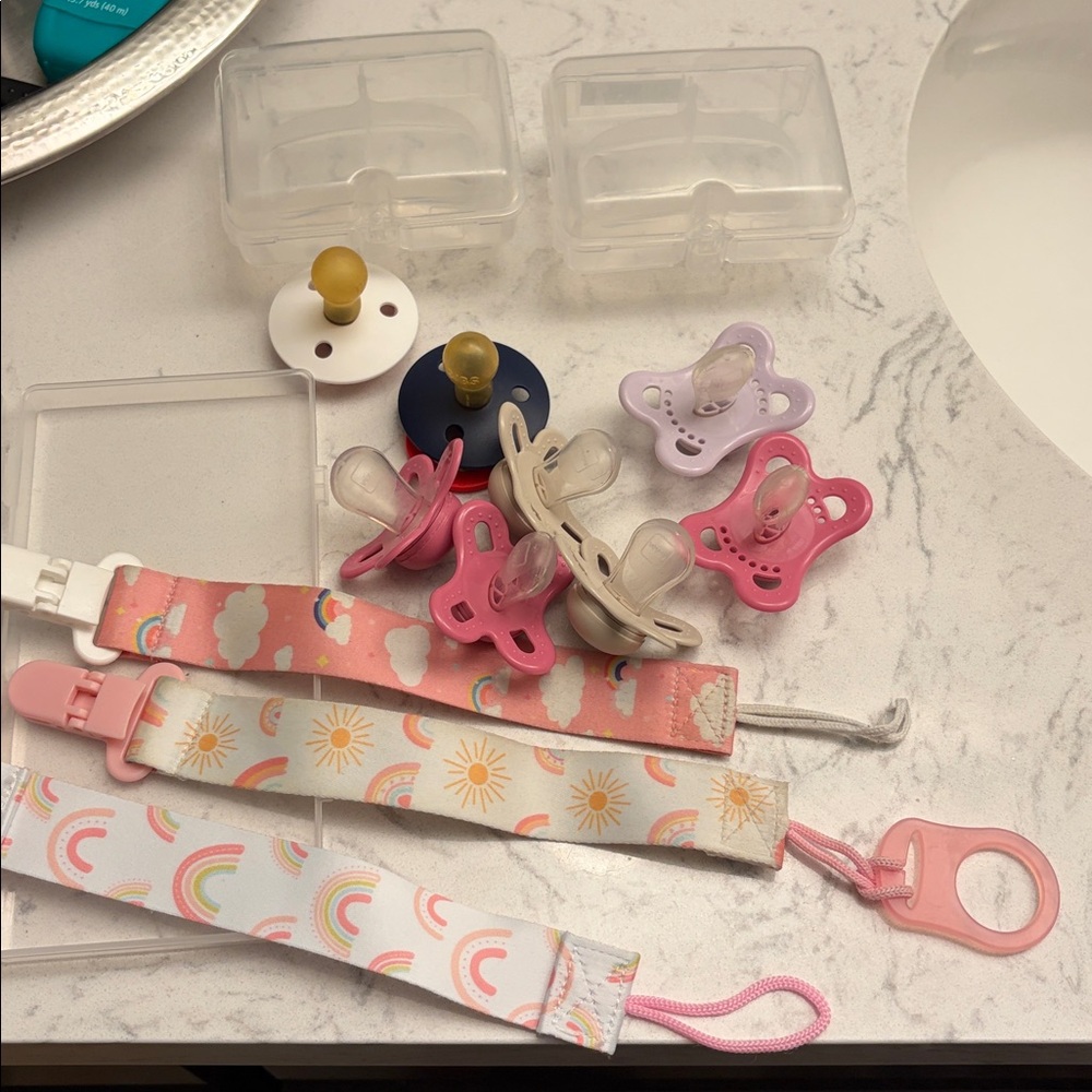 Pacifiers - Picture 2 of 3